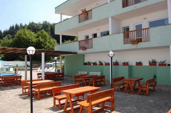 Hotel Seasons Tryavna Exterior foto